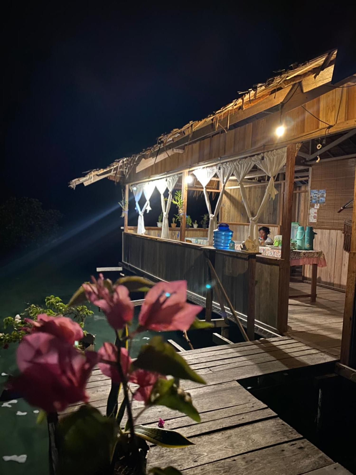 Nyanse Homestay - Raja Ampat Besir Exterior photo